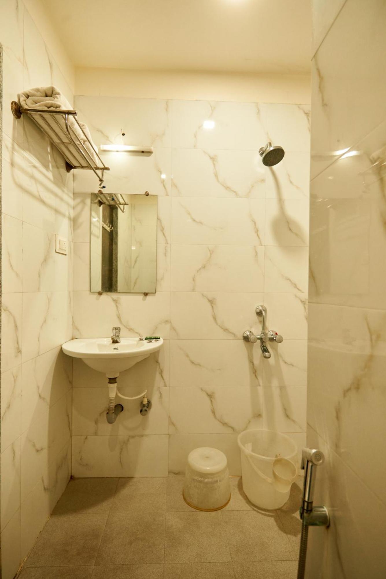 Hotel Pride Inn Ширди Экстерьер фото