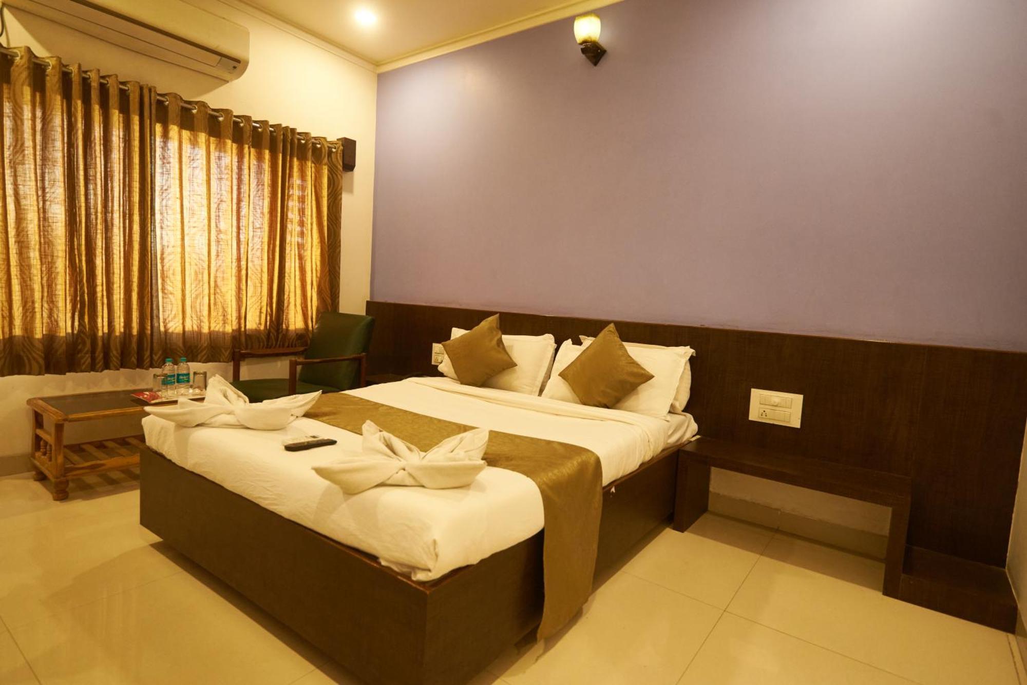 Hotel Pride Inn Ширди Экстерьер фото