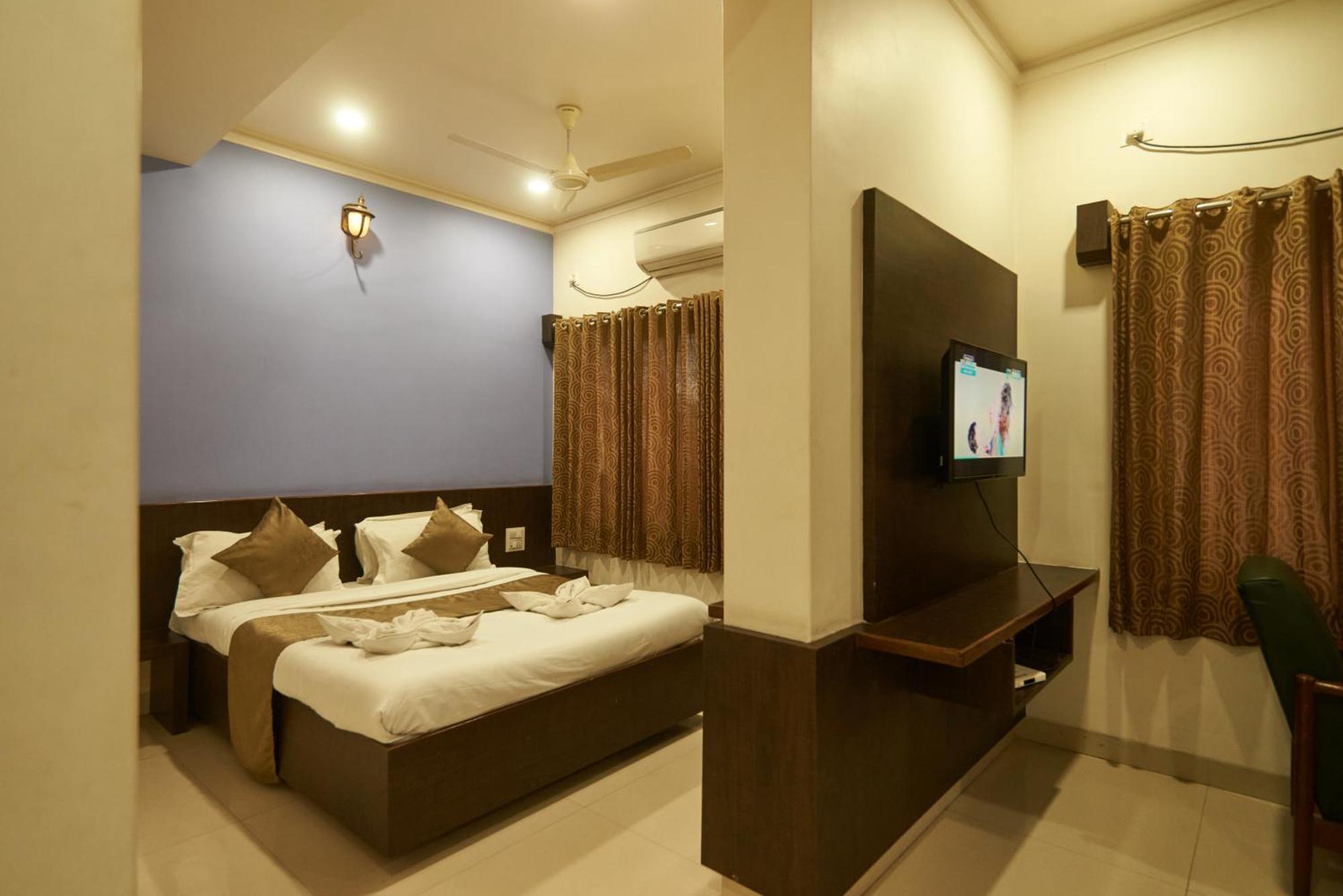 Hotel Pride Inn Ширди Экстерьер фото