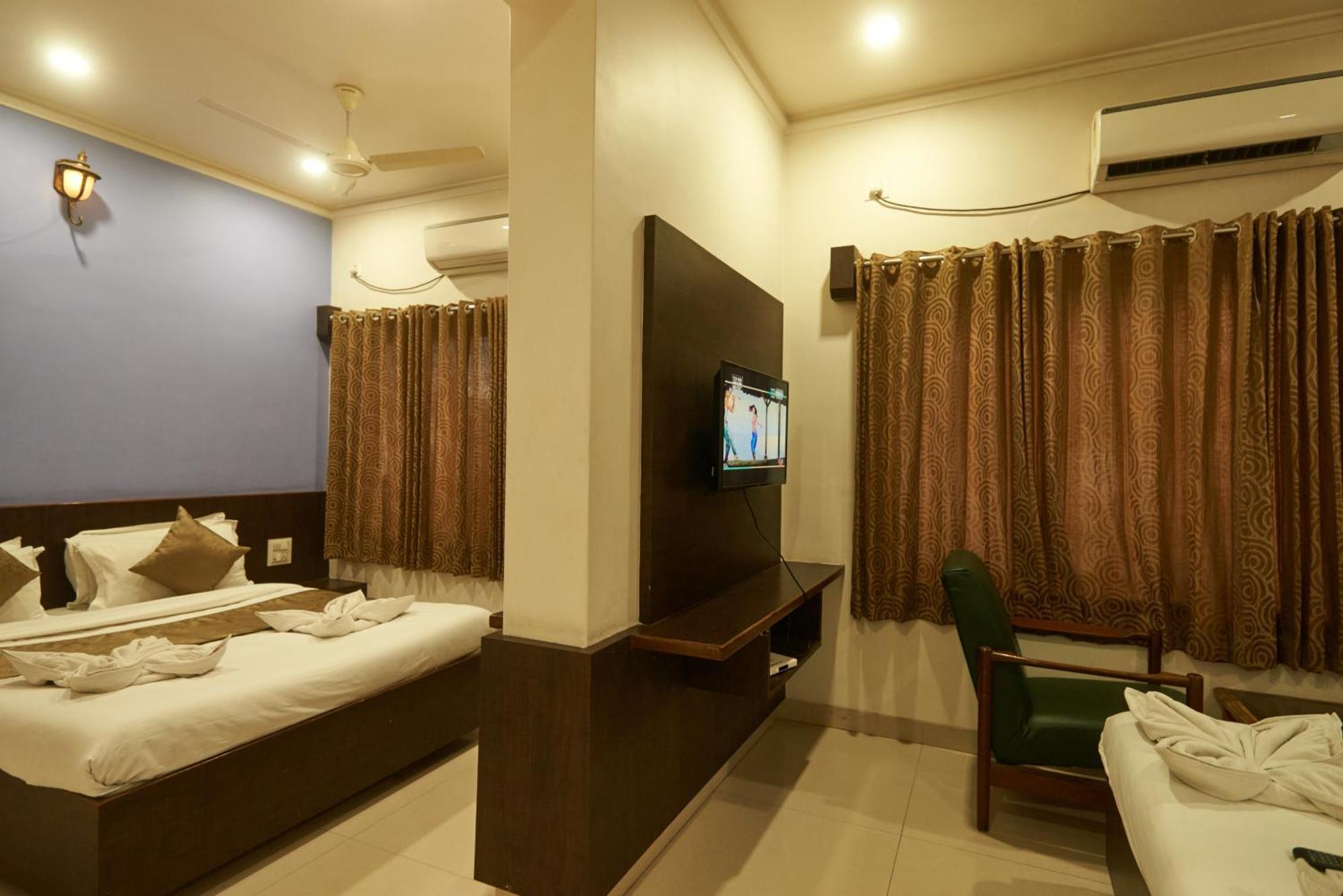 Hotel Pride Inn Ширди Экстерьер фото
